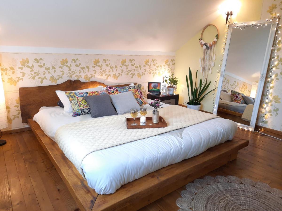 Vintage And Cozy Room, Free Parking, Shared House In The Small Quiet Village Alba Iulia Exterior photo