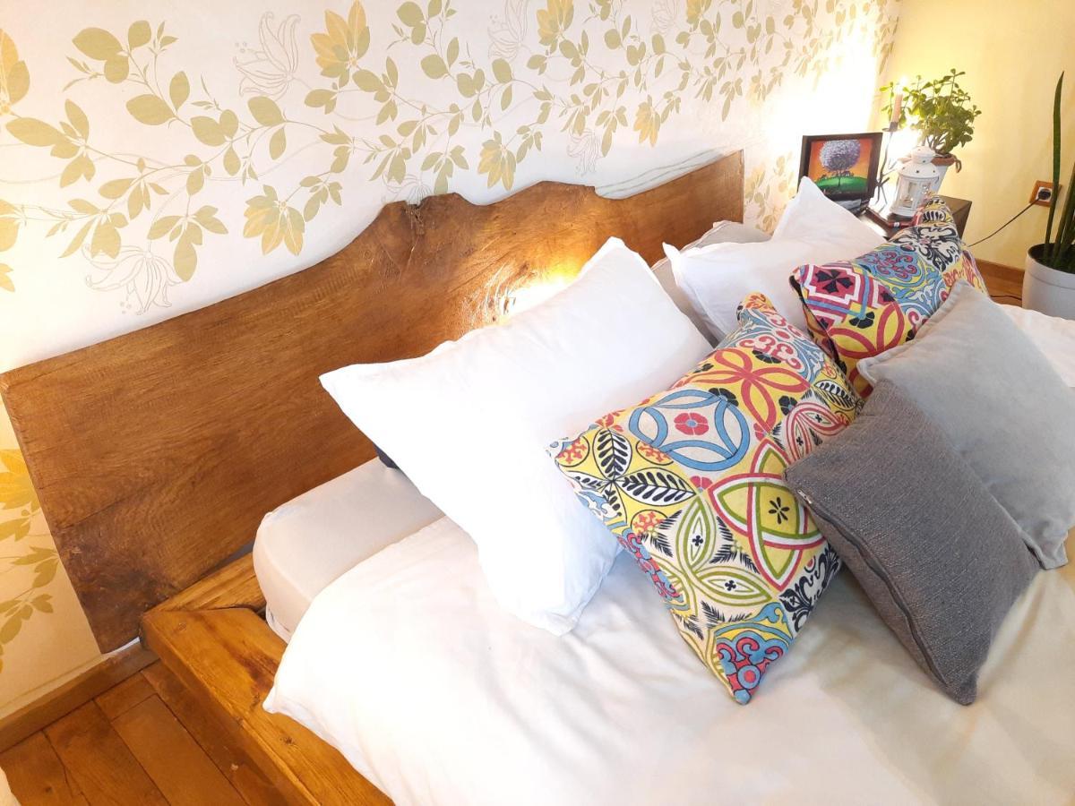Vintage And Cozy Room, Free Parking, Shared House In The Small Quiet Village Alba Iulia Exterior photo